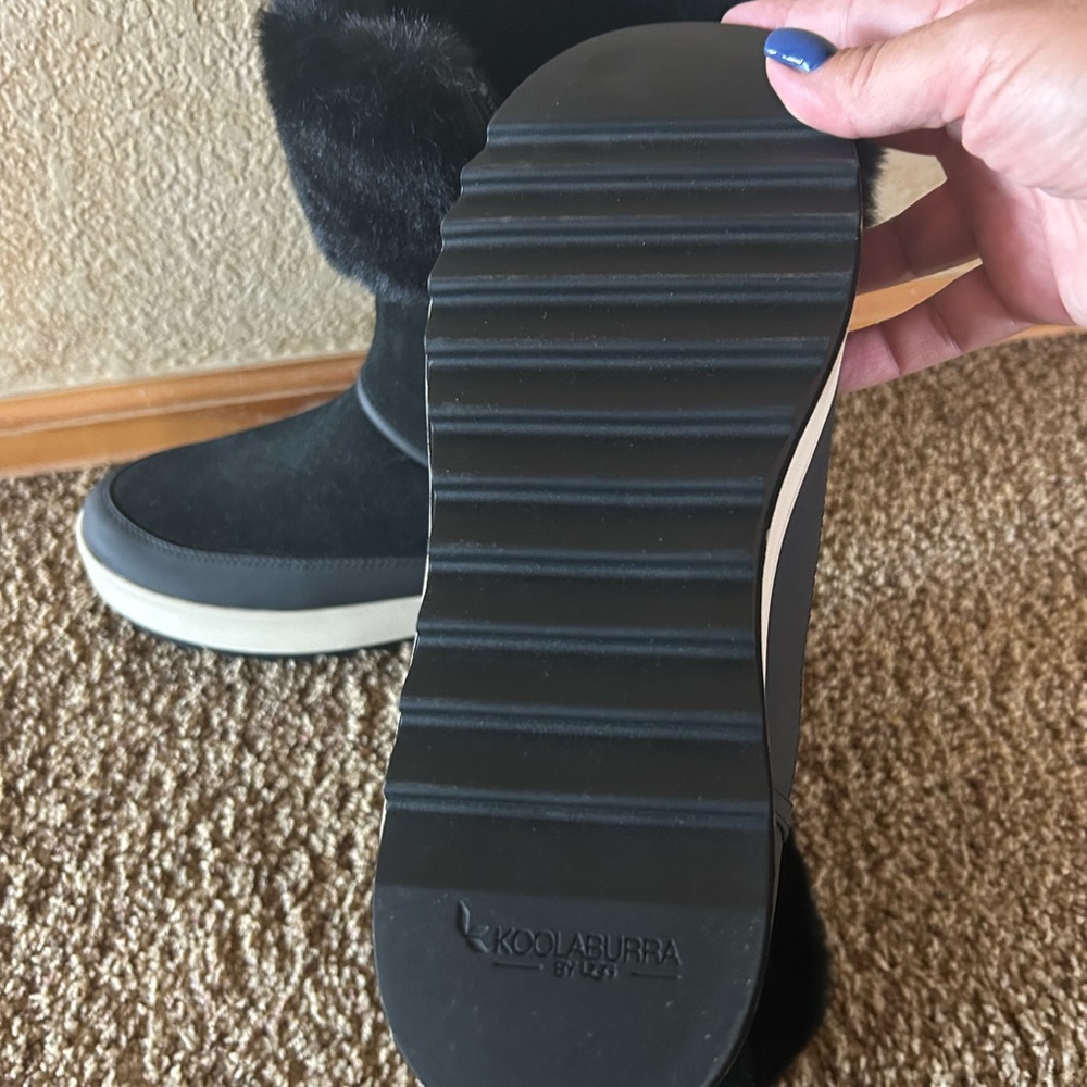 Koolaburra Black and Gray Women's Winter Boots